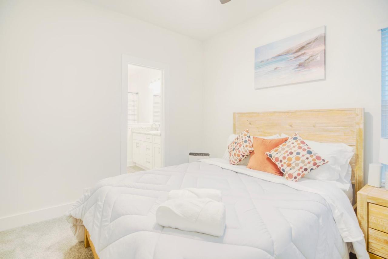 Few Steps To Ocean-4 Beach Cruisers & Free Parking & Private Backyard Jacksonville Beach Ngoại thất bức ảnh