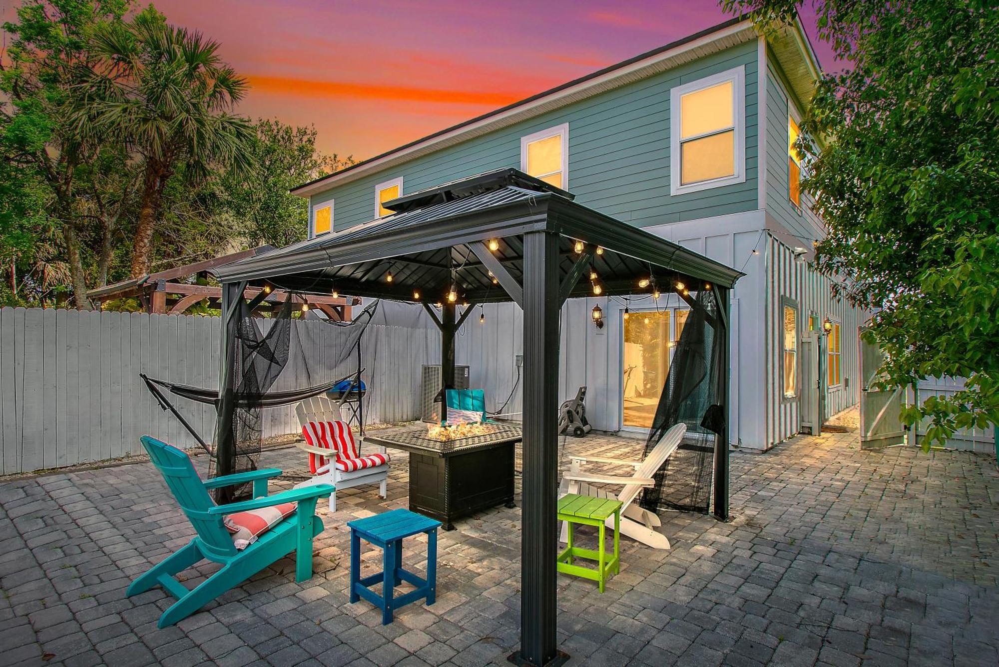 Few Steps To Ocean-4 Beach Cruisers & Free Parking & Private Backyard Jacksonville Beach Ngoại thất bức ảnh