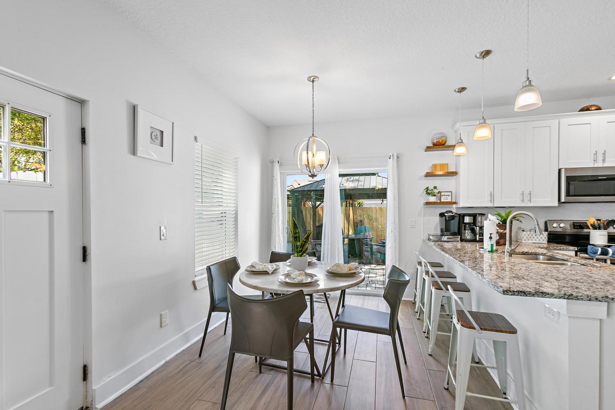 Few Steps To Ocean-4 Beach Cruisers & Free Parking & Private Backyard Jacksonville Beach Ngoại thất bức ảnh